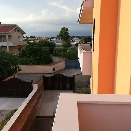 Fanciulla Di Apartment Anzio