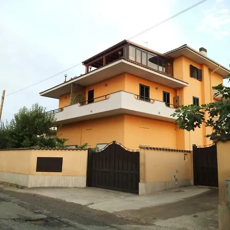 Fanciulla Di Apartment